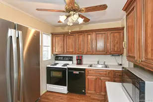 325 Cayuga Ave, East Meadow, NY 11554 - Photo 12