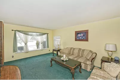 325 Cayuga Avenue, East Meadow, NY 11554 - Photo 8