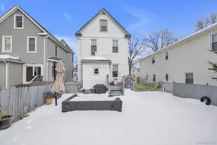 70 Hinsdale Ave, Floral Park, NY 11001 - Photo 24