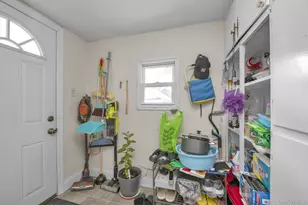 70 Hinsdale Ave, Floral Park, NY 11001 - Photo 12