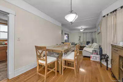 70 Hinsdale Avenue, Floral Park, NY 11001 - Photo 8