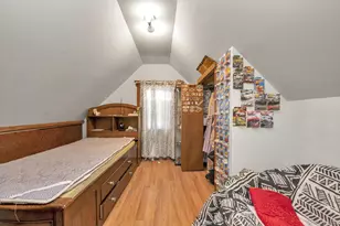 70 Hinsdale Ave, Floral Park, NY 11001 - Photo 18