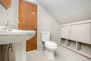 32 Sunset Ave, Farmingdale, NY 11735 - Photo 16