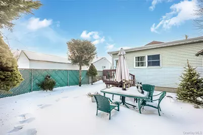 32 Sunset Avenue, Farmingdale, NY 11735 - Photo 18