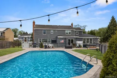 52 Matinecock Avenue, East Islip, NY 11730 - Photo 28