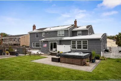 52 Matinecock Avenue, East Islip, NY 11730 - Photo 16