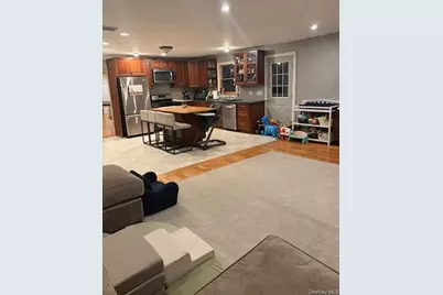 255 Cedar Avenue, Patchogue, NY 11772 - Photo 8