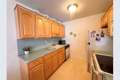 258 Newcastle Court #F, Ridge, NY 11961 - Photo 6