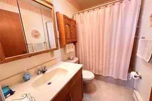 258 Newcastle Ct, Ridge, NY 11961 - Photo 10