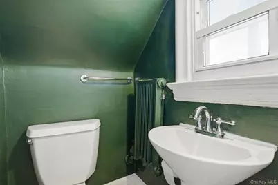 122 Greenacres Avenue, White Plains, NY 10606 - Photo 16