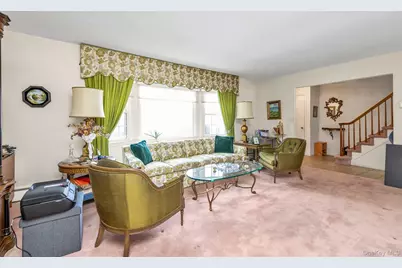 2538 Bradley Court, Merrick, NY 11566 - Photo 2