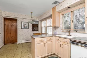 2538 Bradley Ct, Merrick, NY 11566 - Photo 4