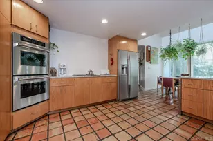 20 Whitman Rd, Great Neck, NY 11023 - Photo 10