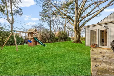 20 Whitman Road, Great Neck, NY 11023 - Photo 26