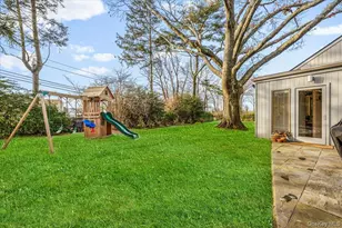 20 Whitman Rd, Great Neck, NY 11023 - Photo 26