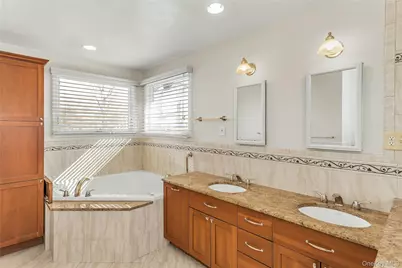 2066 Holland Way, Merrick, NY 11566 - Photo 16