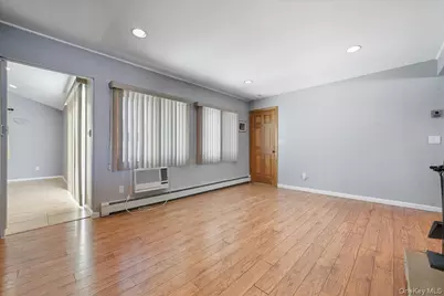 29 Disc Lane, Wantagh, NY 11793 - Photo 10