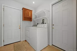 29 Disc Ln, Wantagh, NY 11793 - Photo 22