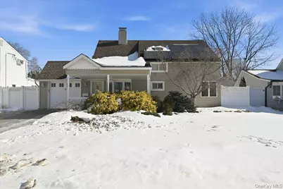 29 Disc Lane, Wantagh, NY 11793 - Photo 2