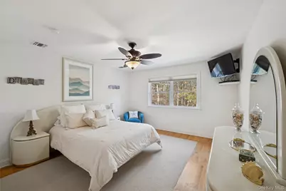 126 Malloy Drive, East Quogue, NY 11942 - Photo 38