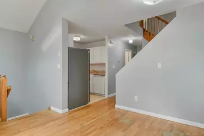 3546 Huguenot Avenue #2nd Floor, Bronx, NY 10475 - Photo 6