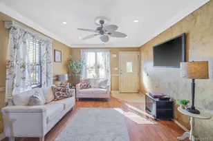 247 Starke Ave, East Meadow, NY 11554 - Photo 4