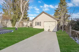 247 Starke Ave, East Meadow, NY 11554 - Photo 26