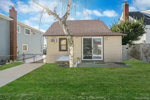 247 Starke Ave, East Meadow, NY 11554 - Photo 28