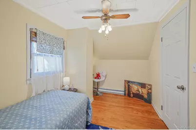 247 Starke Avenue, East Meadow, NY 11554 - Photo 20