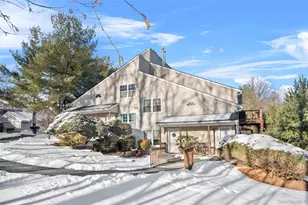 1104 Evergreen Ct, Highland Mills, NY 10930 - Photo 2