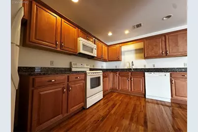 105 N Montgomery Street #B3 Unit 4, Walden, NY 12586 - Photo 2