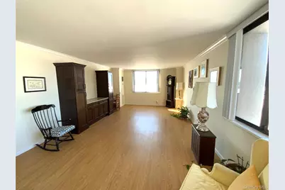 26910 Grand Central Parkway #4V, Floral Park, NY 11005 - Photo 4