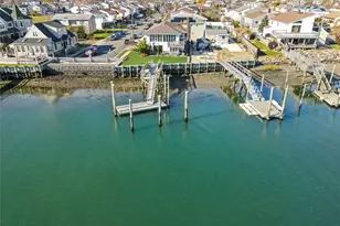 255 Delaware Ave, Island Park, NY 11558 - Photo 22