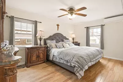 5643 195th Street, Fresh Meadows, NY 11365 - Photo 14