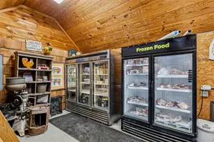 250 Main Rd, Riverhead, NY 11901 - Photo 26