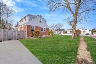 526 Albert St, East Meadow, NY 11554 - Photo 22