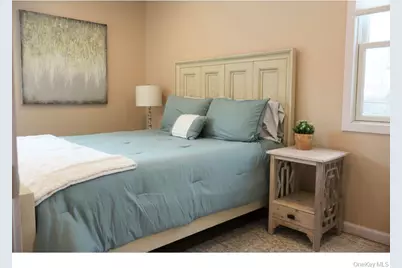 38 Woodridge Road, Hampton Bays, NY 11946 - Photo 16