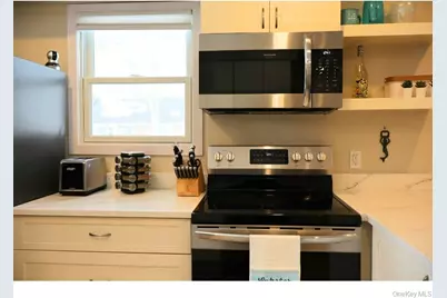 38 Woodridge Road, Hampton Bays, NY 11946 - Photo 10