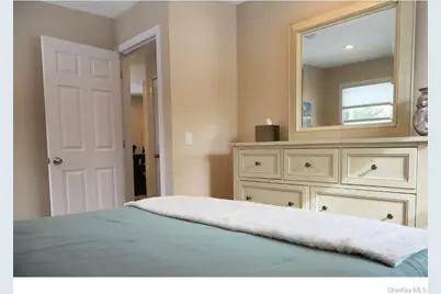 38 Woodridge Road, Hampton Bays, NY 11946 - Photo 18