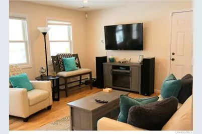 38 Woodridge Road, Hampton Bays, NY 11946 - Photo 4