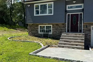 4 Glen Ct, Poughkeepsie, NY 12603 - Photo 2