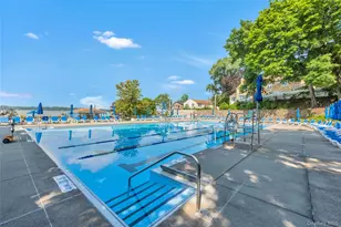 22 Bayside Dr, Great Neck, NY 11023 - Photo 32