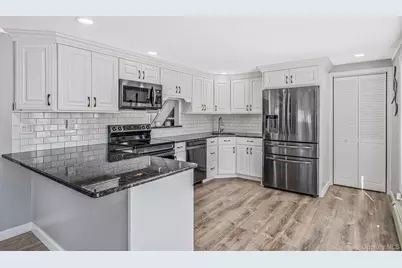 19 Osborne Avenue, Mount Sinai, NY 11766 - Photo 14