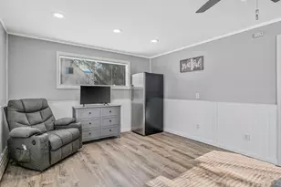 19 Osborne Ave, Mount Sinai, NY 11766 - Photo 12