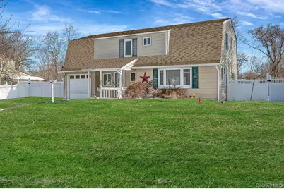 19 Osborne Avenue, Mount Sinai, NY 11766 - Photo 2