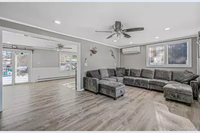 19 Osborne Avenue, Mount Sinai, NY 11766 - Photo 10