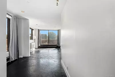 23 Water Grant Street #8E, Yonkers, NY 10701 - Photo 4