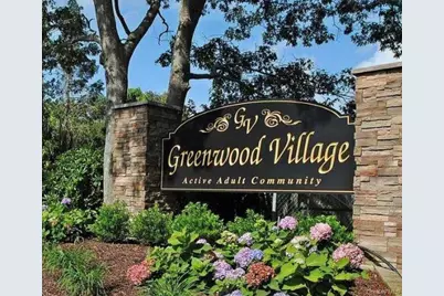 16 Village Circle E, Manorville, NY 11949 - Photo 2