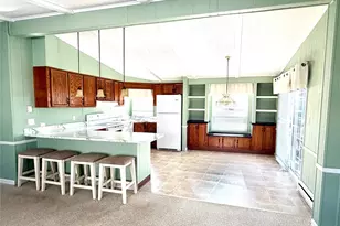 16 Village Cir E, Manorville, NY 11949 - Photo 4