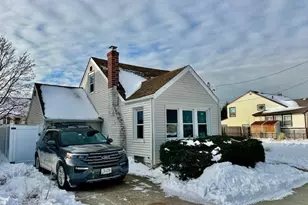 9 Hamilton Ave, Island Park, NY 11558 - Photo 4